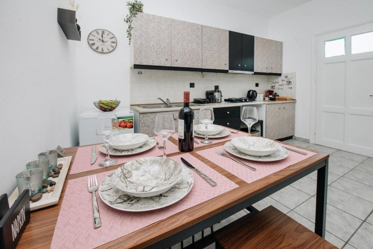 Ionian Luxury Apartments Perama  Buitenkant foto
