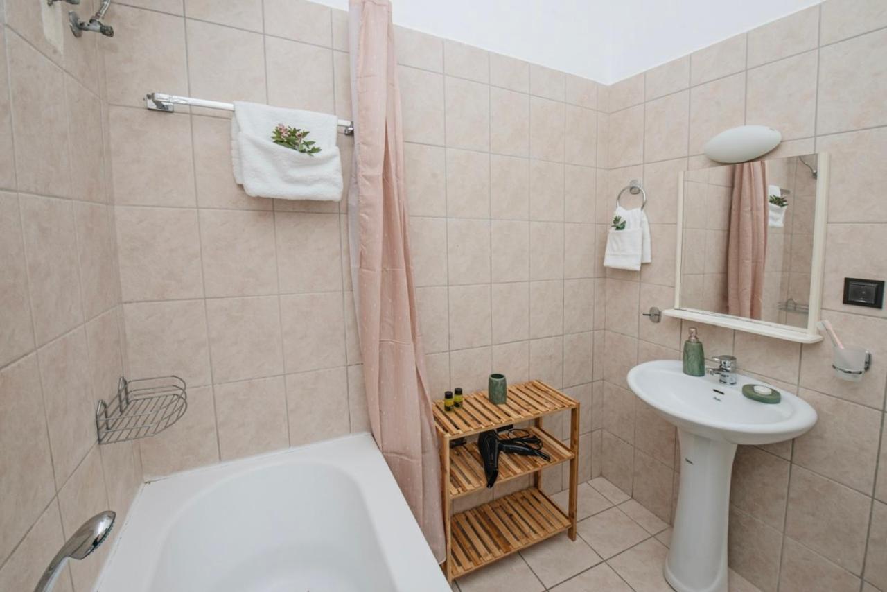 Ionian Luxury Apartments Perama  Buitenkant foto